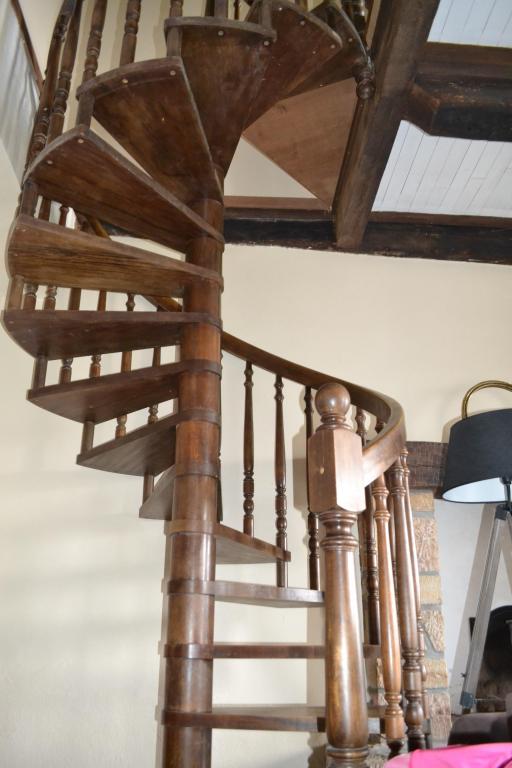 LA FOURNIERE escalier interieur